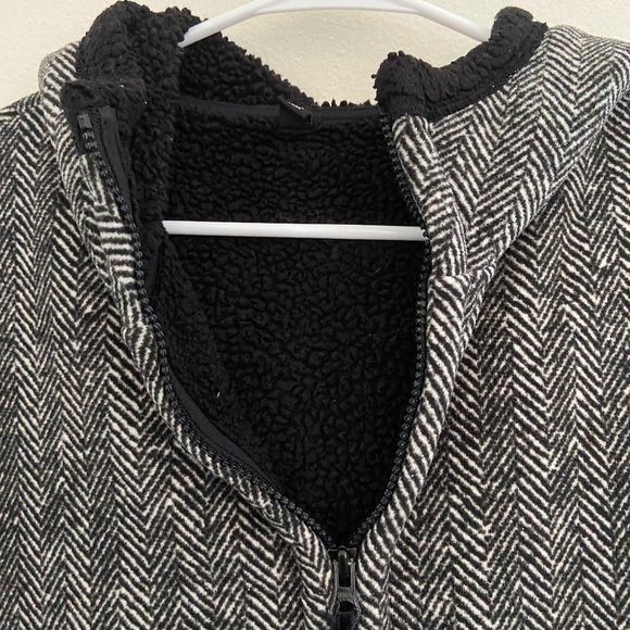 Uniqlo Winter Jacket - Picture 3 of 5